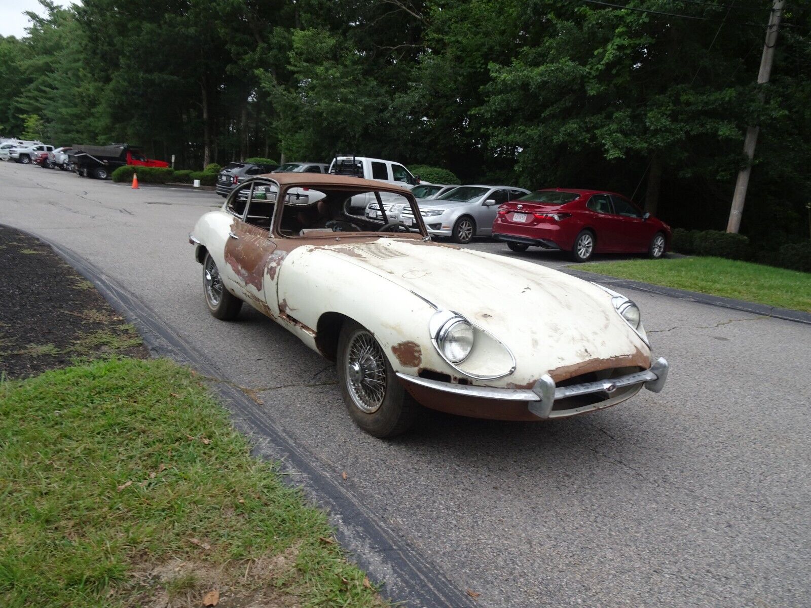 Jaguar-E-Type-1971-Coupe-7