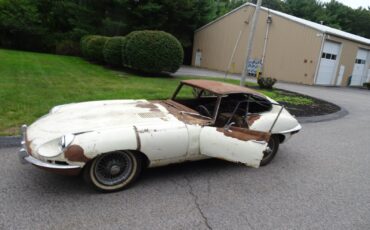 Jaguar-E-Type-1971-Coupe-9
