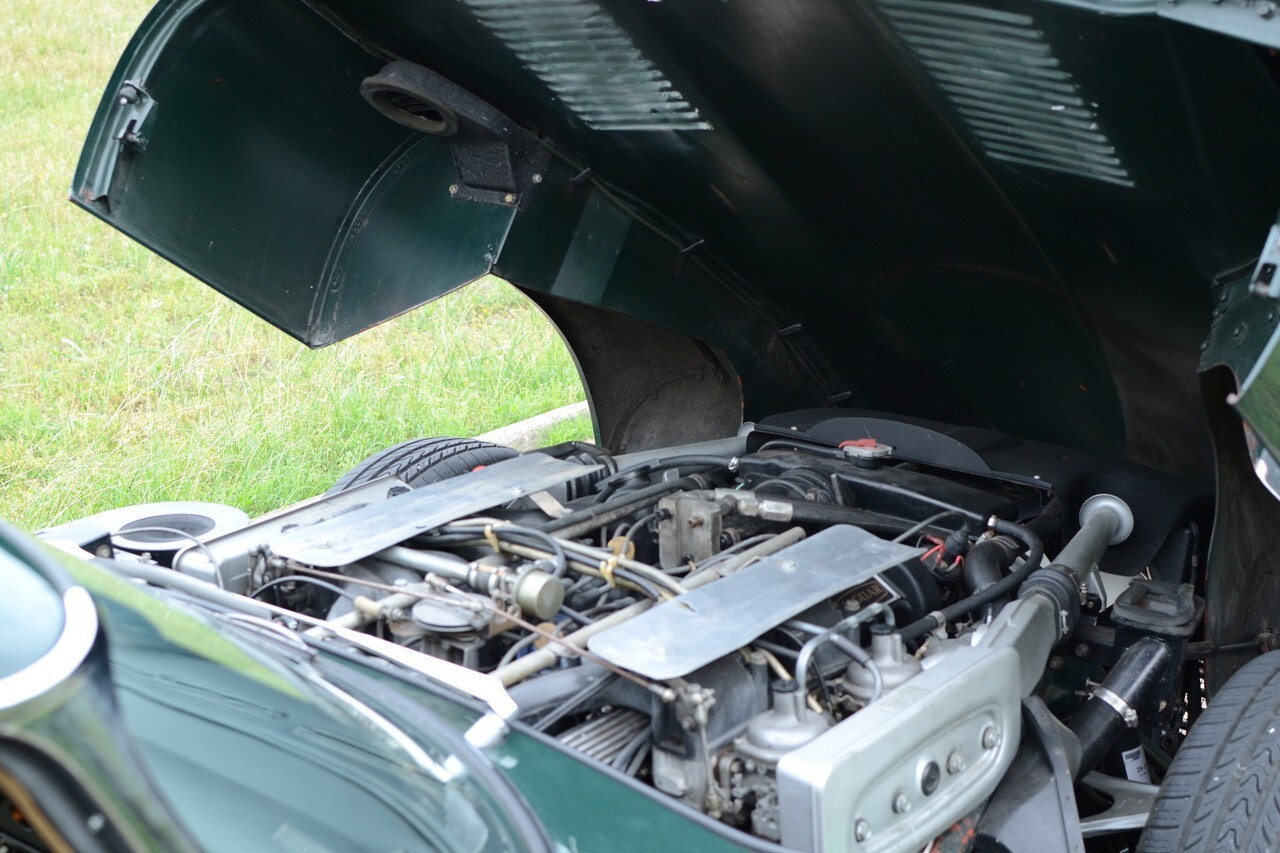 Jaguar-E-Type-1972-Coupe-8