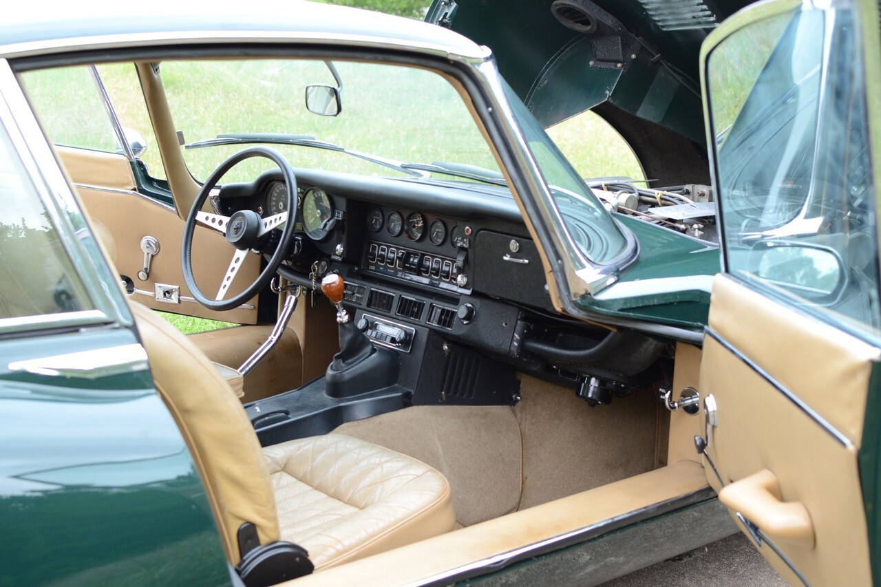 Jaguar-E-Type-1972-Coupe-9