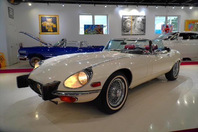 Jaguar-E-Type-1974-3