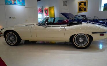 Jaguar-E-Type-1974-4