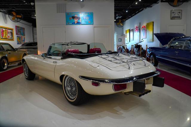 Jaguar-E-Type-1974-5
