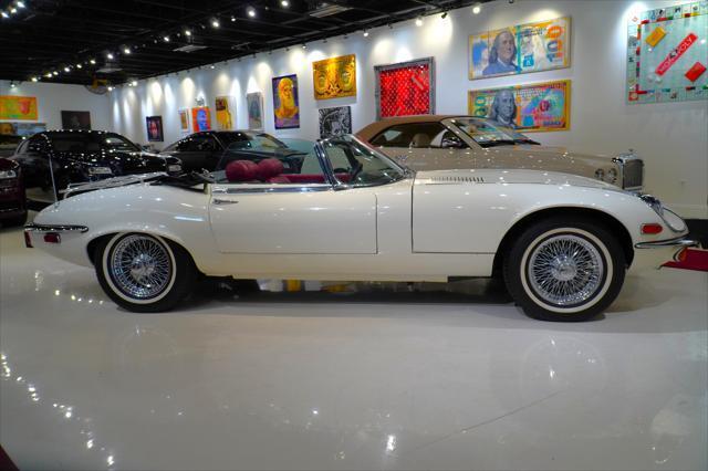Jaguar-E-Type-1974-8