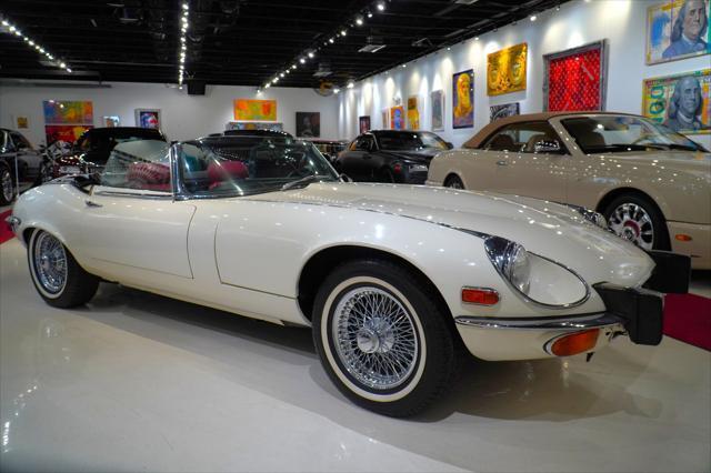 Jaguar-E-Type-1974-9