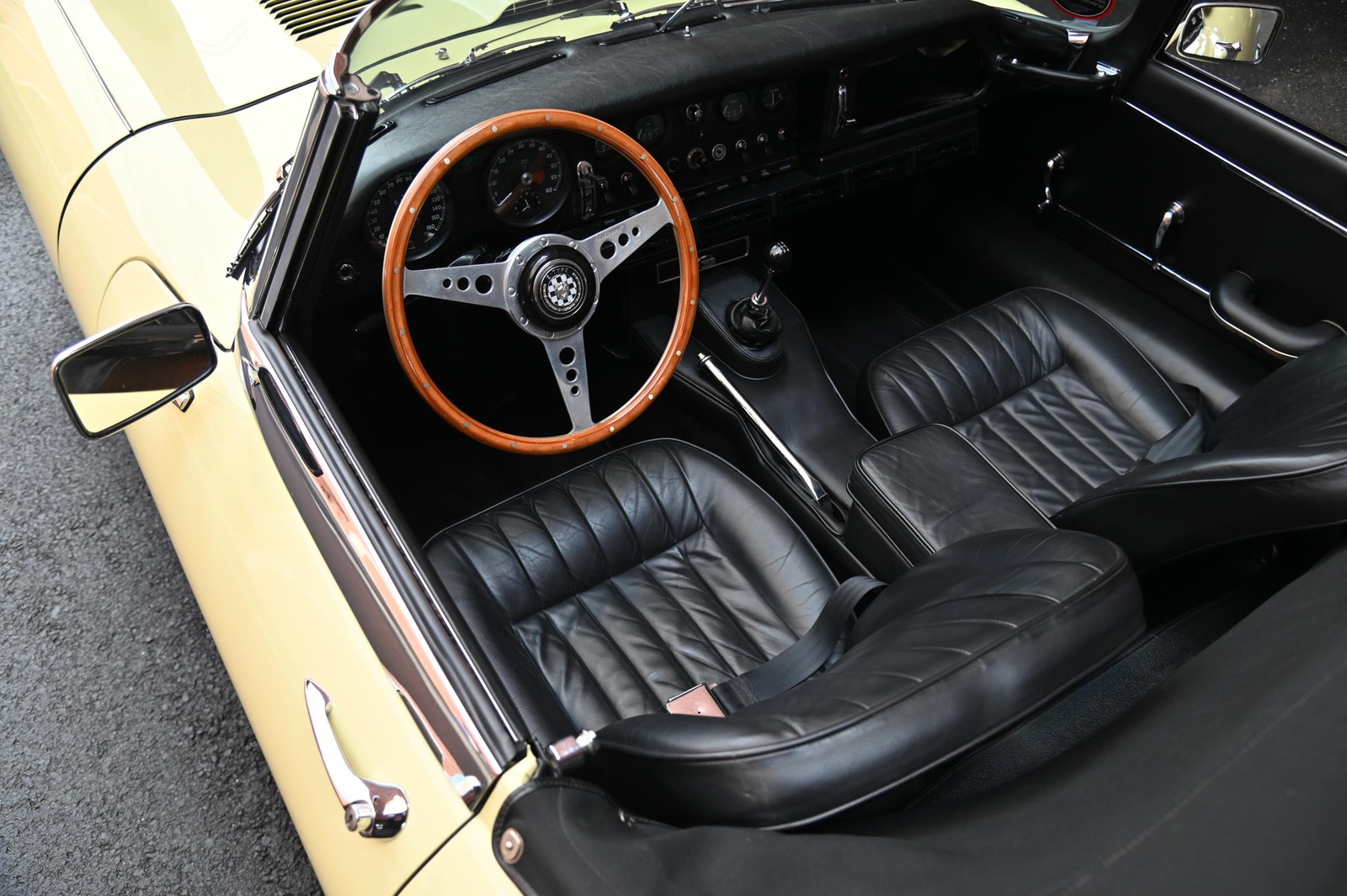 Jaguar-E-Type-Series-1-4.2-Roads-1967-18