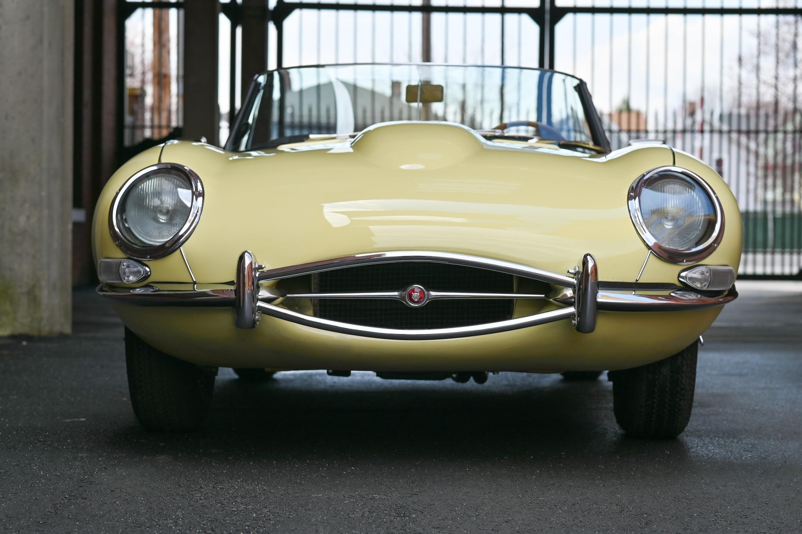 Jaguar-E-Type-Series-1-4.2-Roads-1967-2