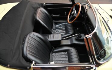 Jaguar-E-Type-Series-1-4.2-Roads-1967-24