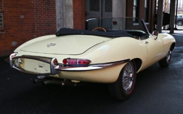 Jaguar-E-Type-Series-1-4.2-Roads-1967-6