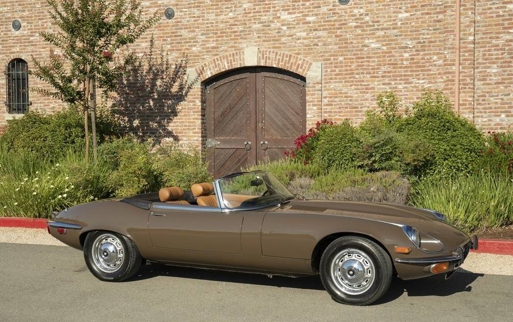 Jaguar-E-type-series-3-1973-green-1