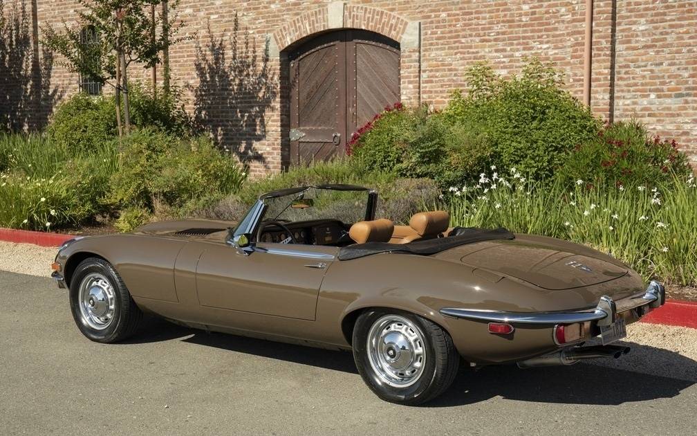 Jaguar-E-type-series-3-1973-green-9