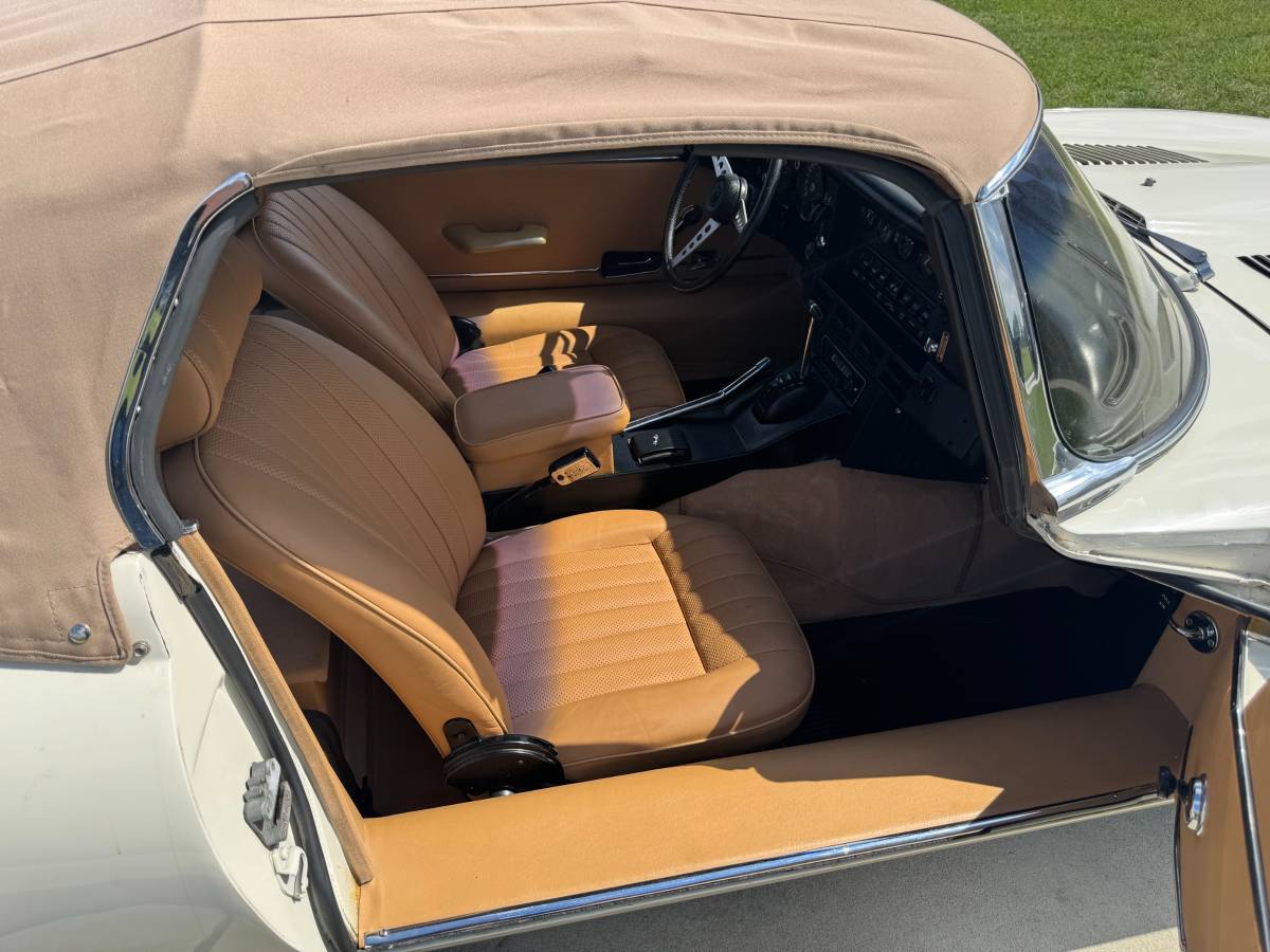 Jaguar-E-type-series-three-roadster-v-12-1974-2