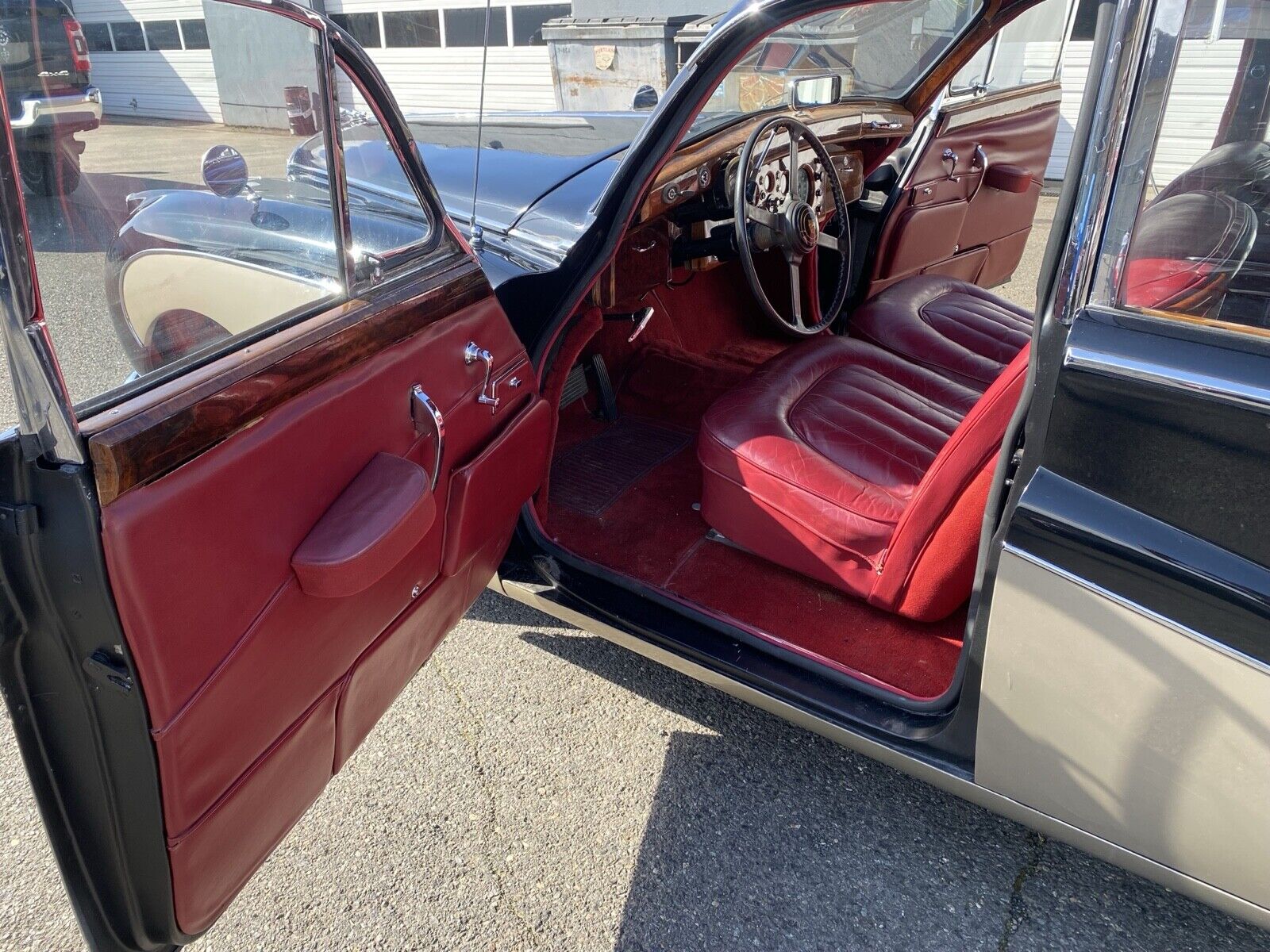 Jaguar-MK-IX-1961-16