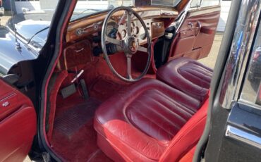 Jaguar-MK-IX-1961-17