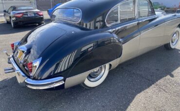 Jaguar-MK-IX-1961-8