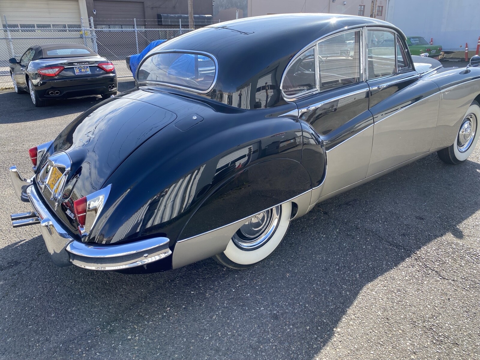 Jaguar-MK-IX-1961-8