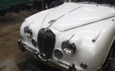 Jaguar-MK2-1963-Sedan-1