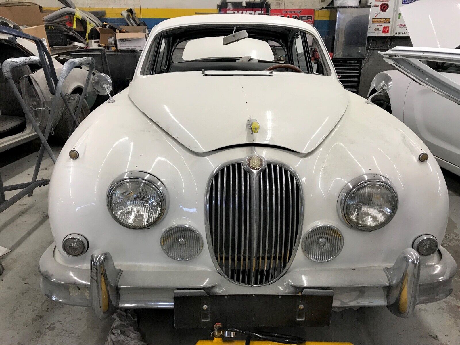 Jaguar-MK2-1963-Sedan-15