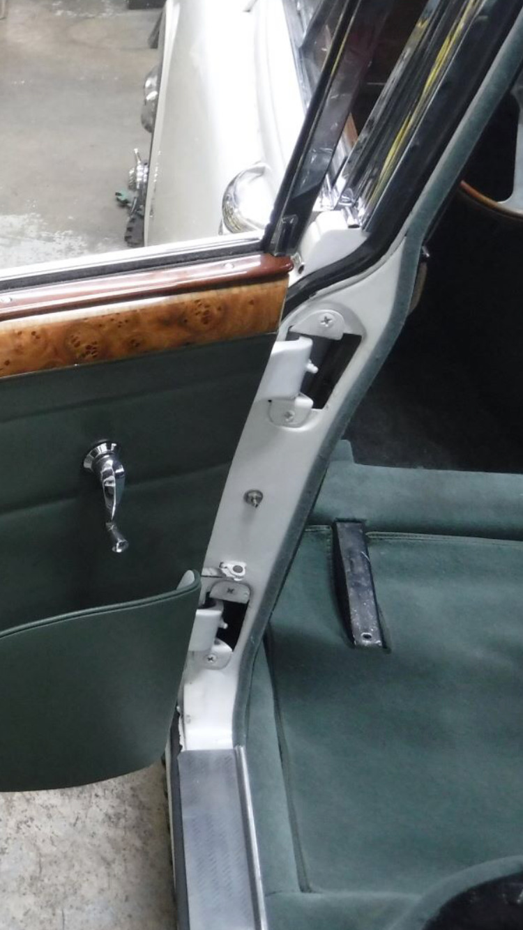 Jaguar-MK2-1963-Sedan-2