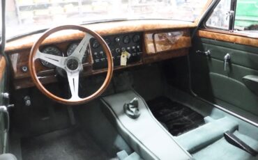 Jaguar-MK2-1963-Sedan-3