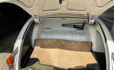 Jaguar-MK2-1963-Sedan-35