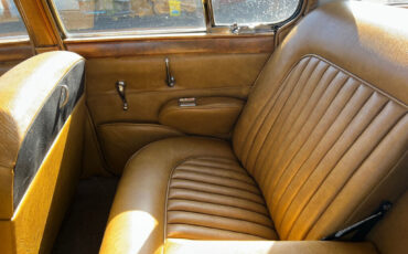 Jaguar-MK2-3.8-1959-Sedan-10