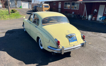 Jaguar-MK2-3.8-1959-Sedan-17