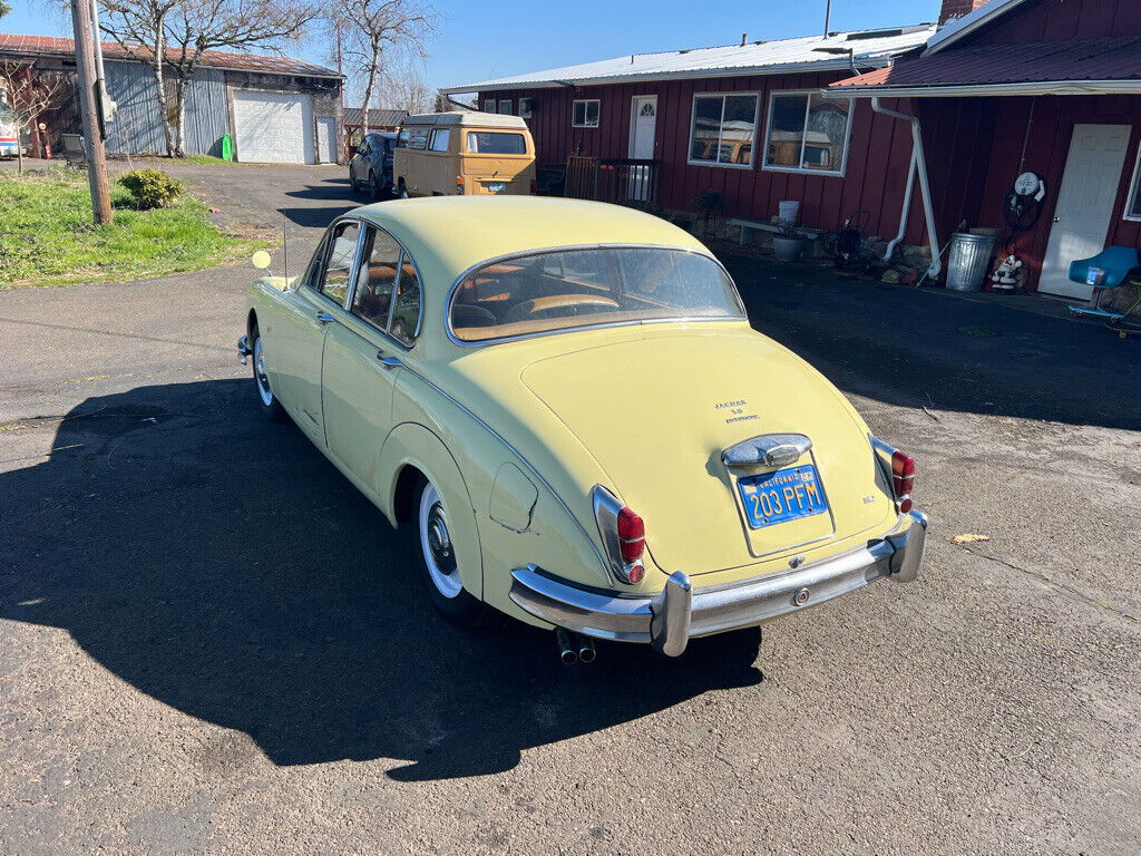Jaguar-MK2-3.8-1959-Sedan-17