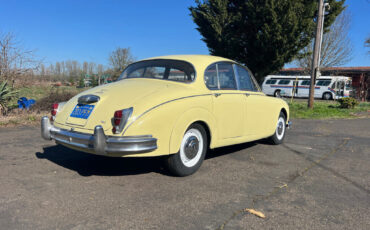 Jaguar-MK2-3.8-1959-Sedan-19
