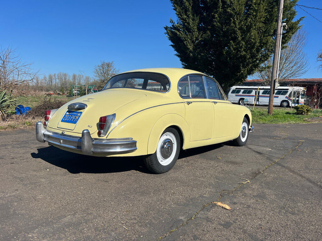Jaguar-MK2-3.8-1959-Sedan-19