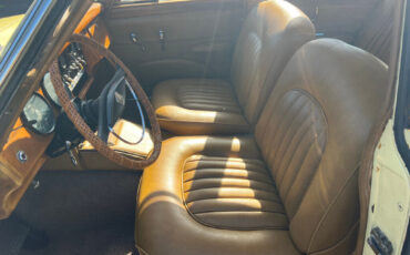 Jaguar-MK2-3.8-1959-Sedan-21