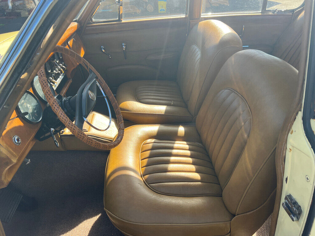 Jaguar-MK2-3.8-1959-Sedan-21