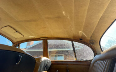 Jaguar-MK2-3.8-1959-Sedan-22