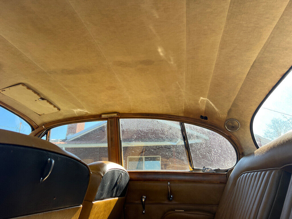 Jaguar-MK2-3.8-1959-Sedan-22