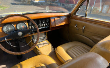 Jaguar-MK2-3.8-1959-Sedan-23