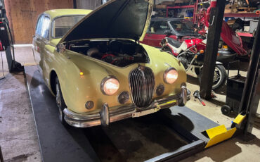 Jaguar-MK2-3.8-1959-Sedan-29