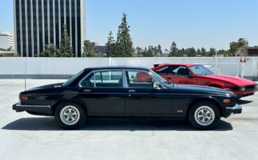 Jaguar-XJ-1985-Sedan-1