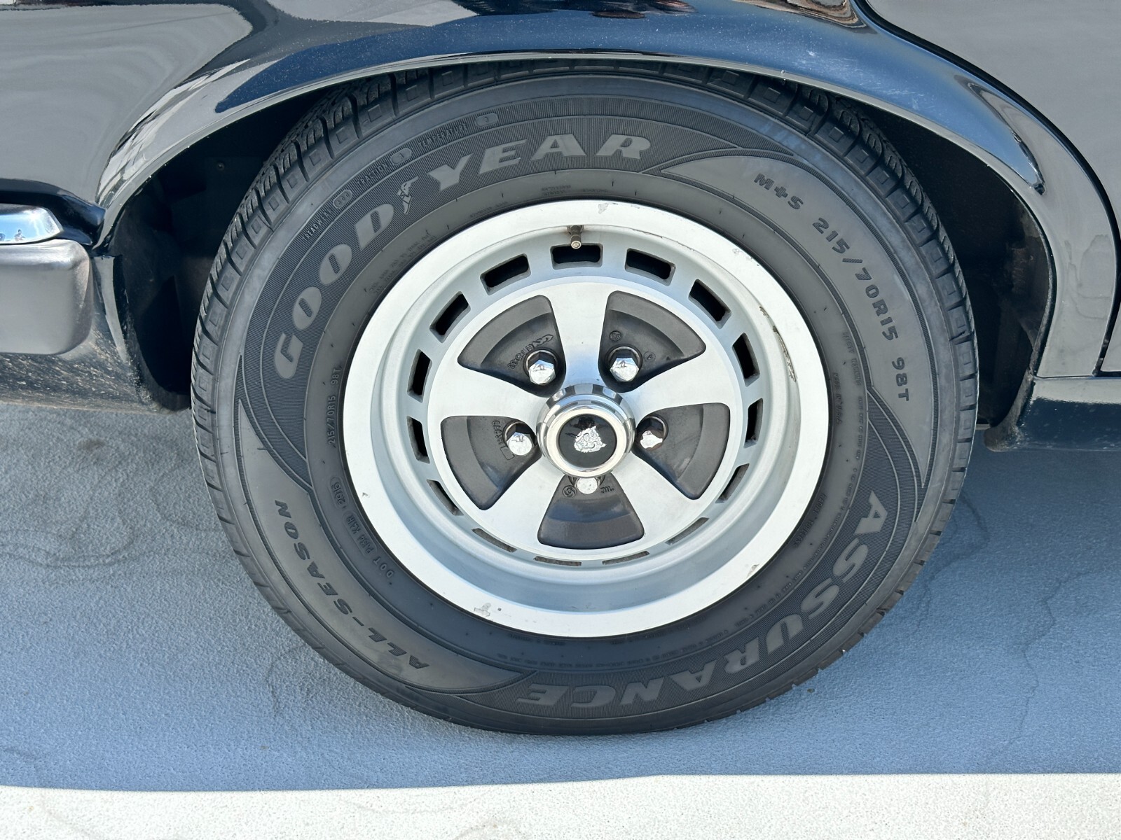Jaguar-XJ-1985-Sedan-10