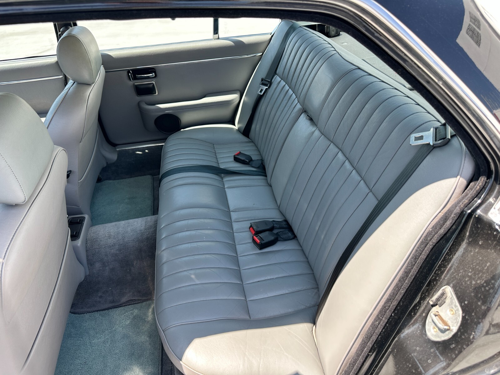 Jaguar-XJ-1985-Sedan-15