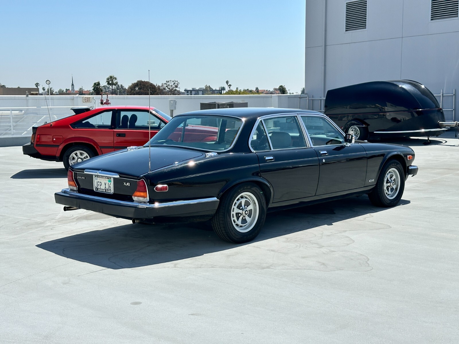 Jaguar-XJ-1985-Sedan-2