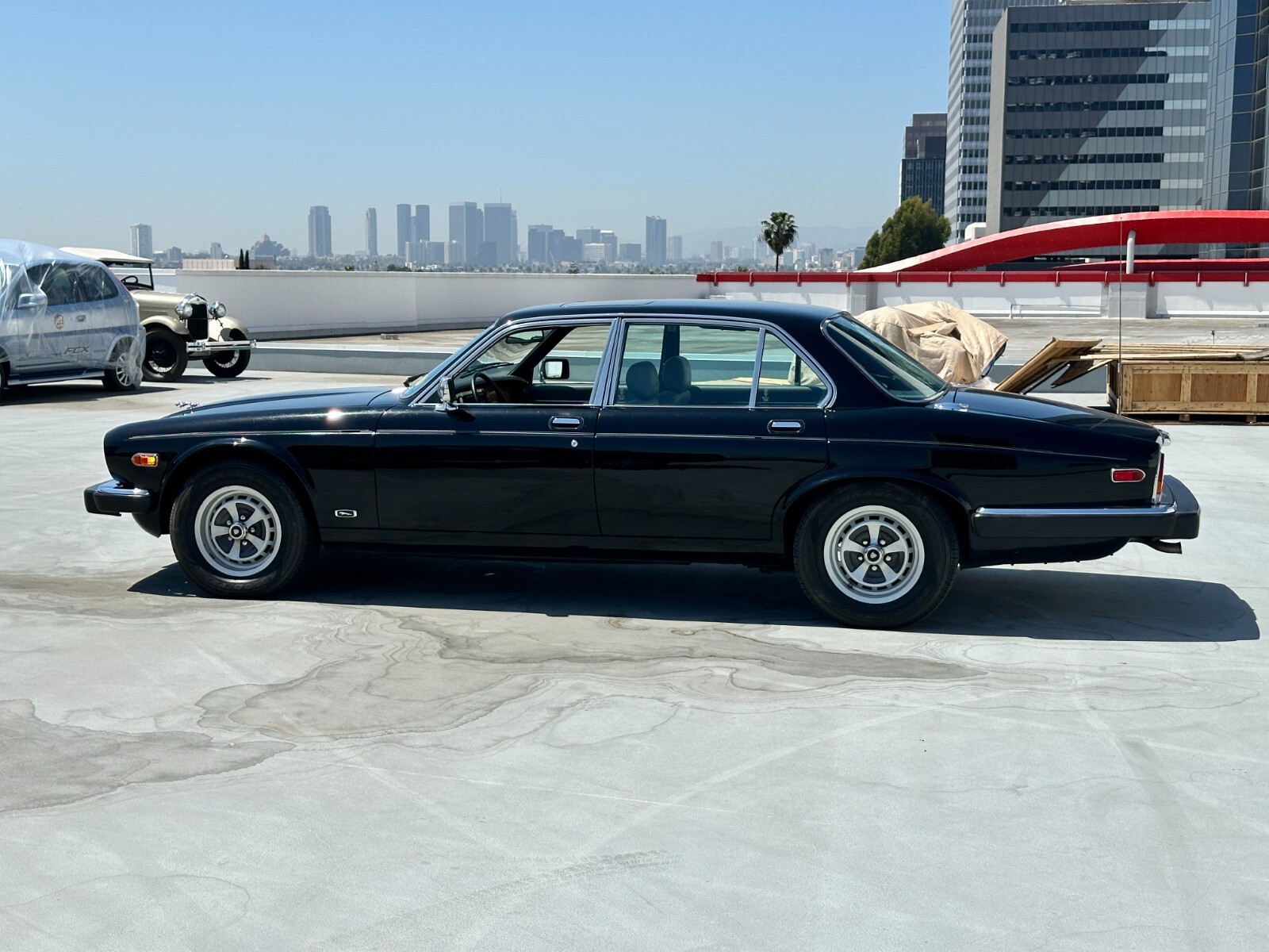 Jaguar-XJ-1985-Sedan-5