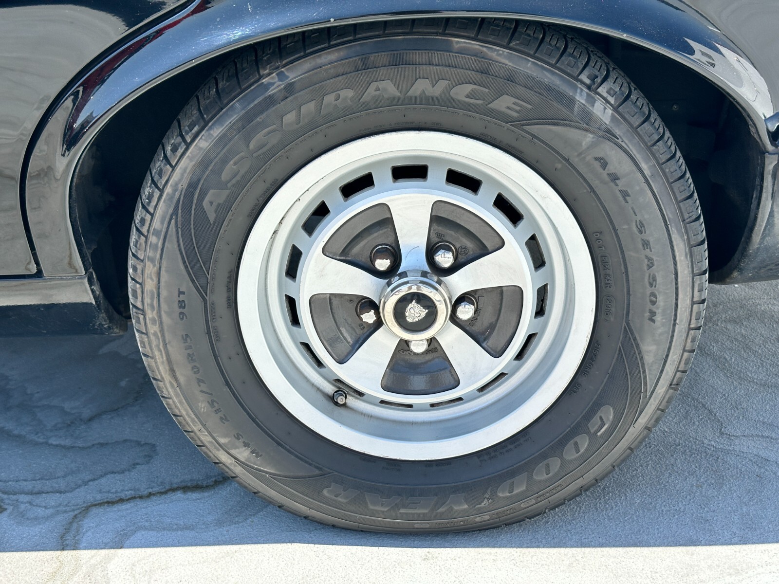 Jaguar-XJ-1985-Sedan-9