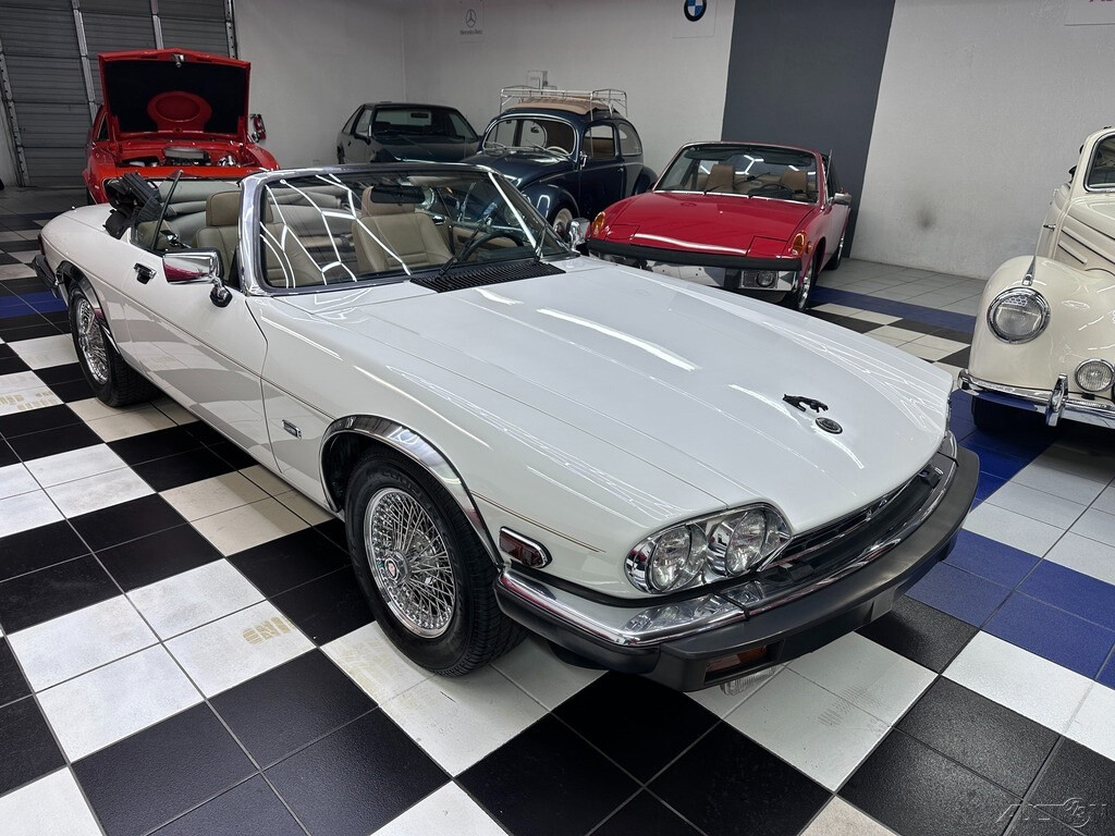 Jaguar-XJ-1989-Convertible-1