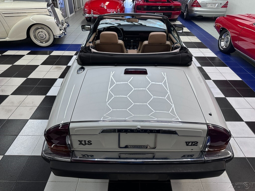 Jaguar-XJ-1989-Convertible-10