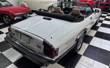 Jaguar-XJ-1989-Convertible-11