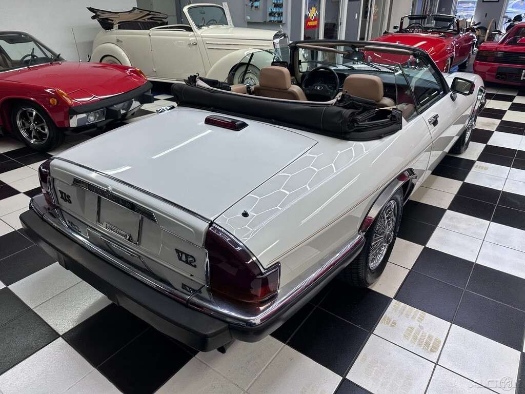 Jaguar-XJ-1989-Convertible-11