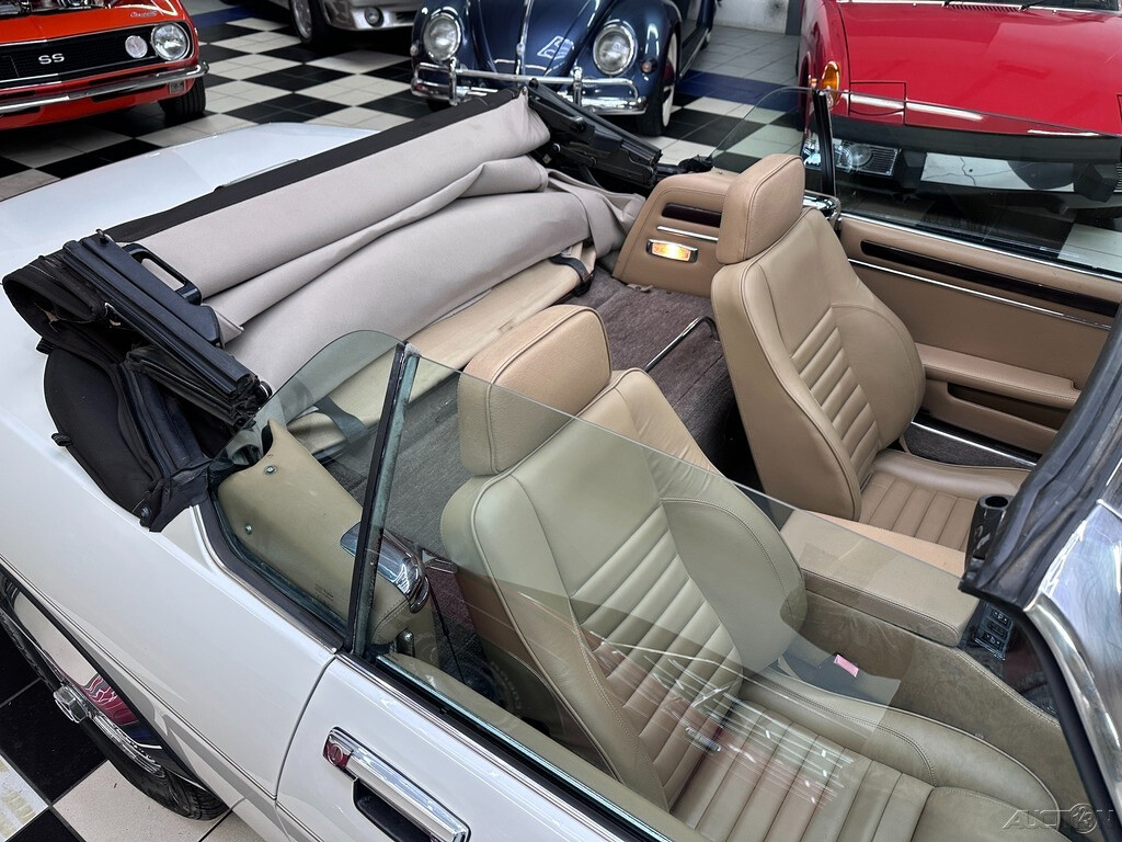 Jaguar-XJ-1989-Convertible-17