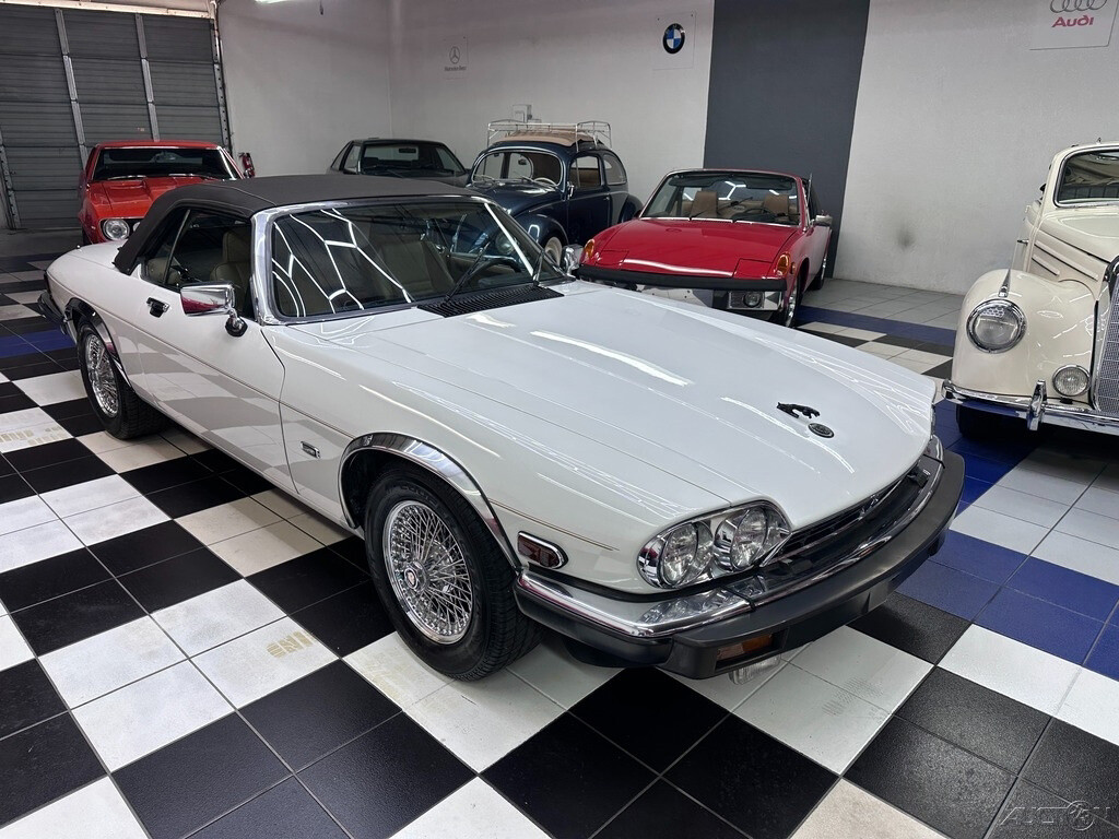 Jaguar-XJ-1989-Convertible-19