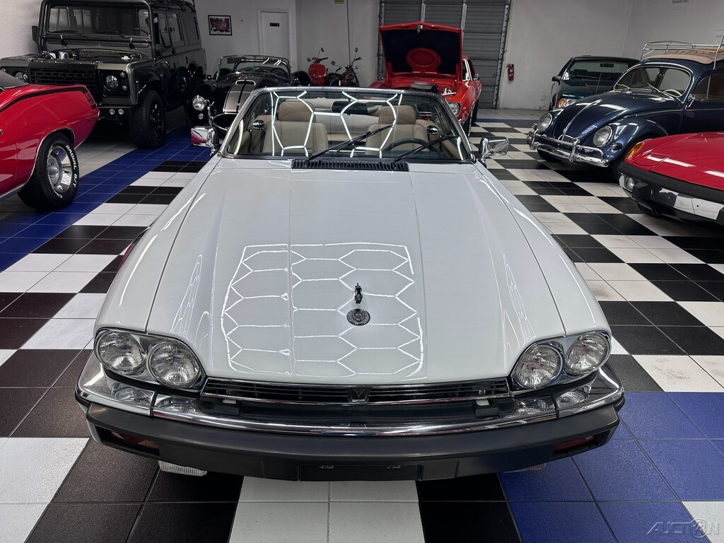 Jaguar-XJ-1989-Convertible-2