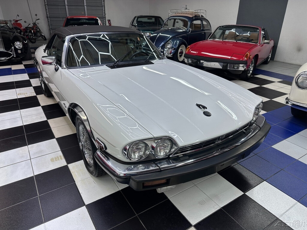 Jaguar-XJ-1989-Convertible-20